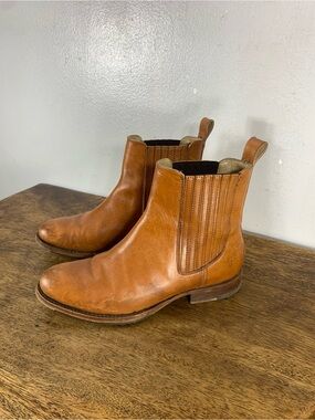 FRYE cowboy style Tan leather boots made in Mexico
